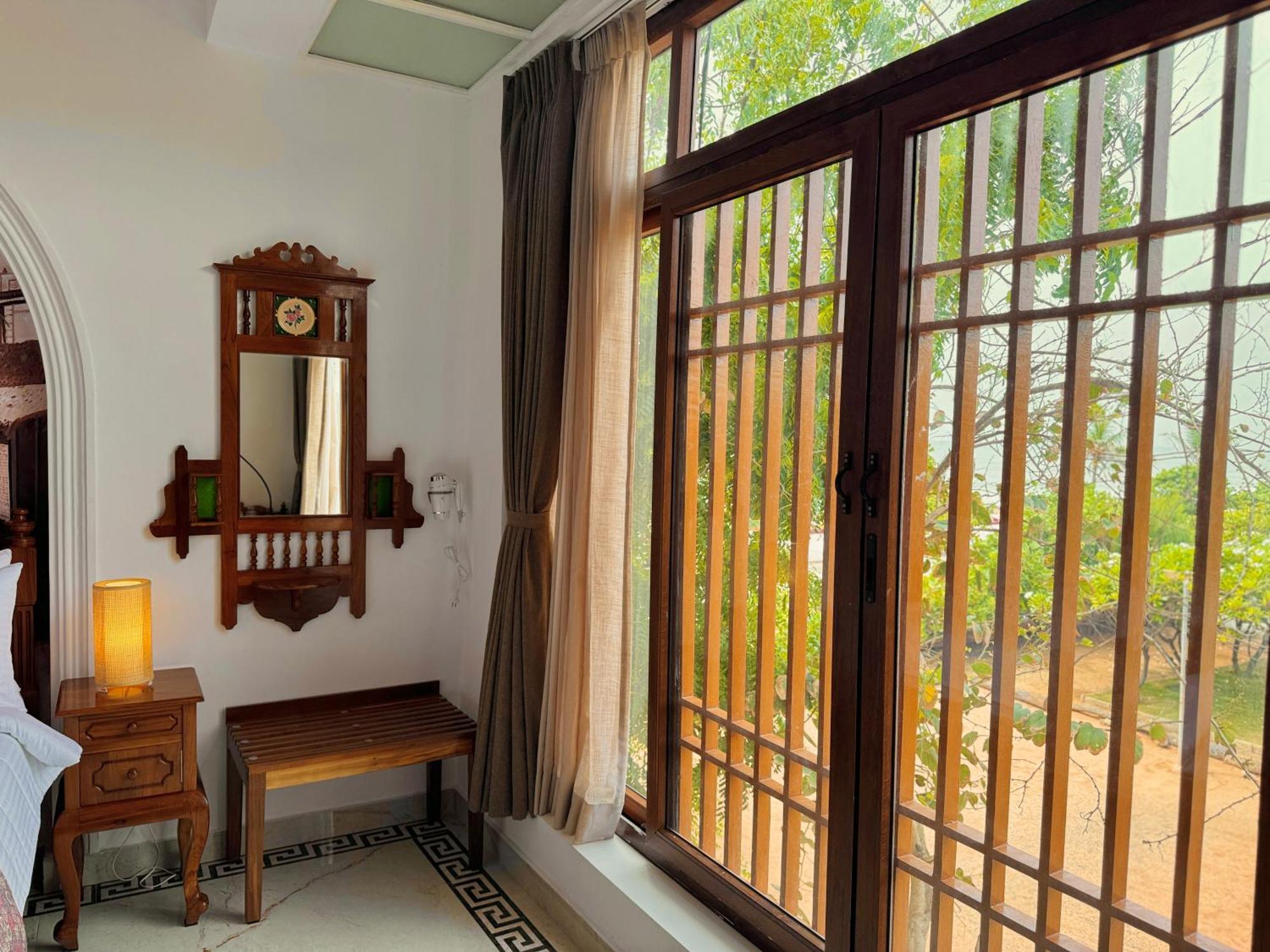 La Plage Seaview Suites Pondicherry Exterior foto