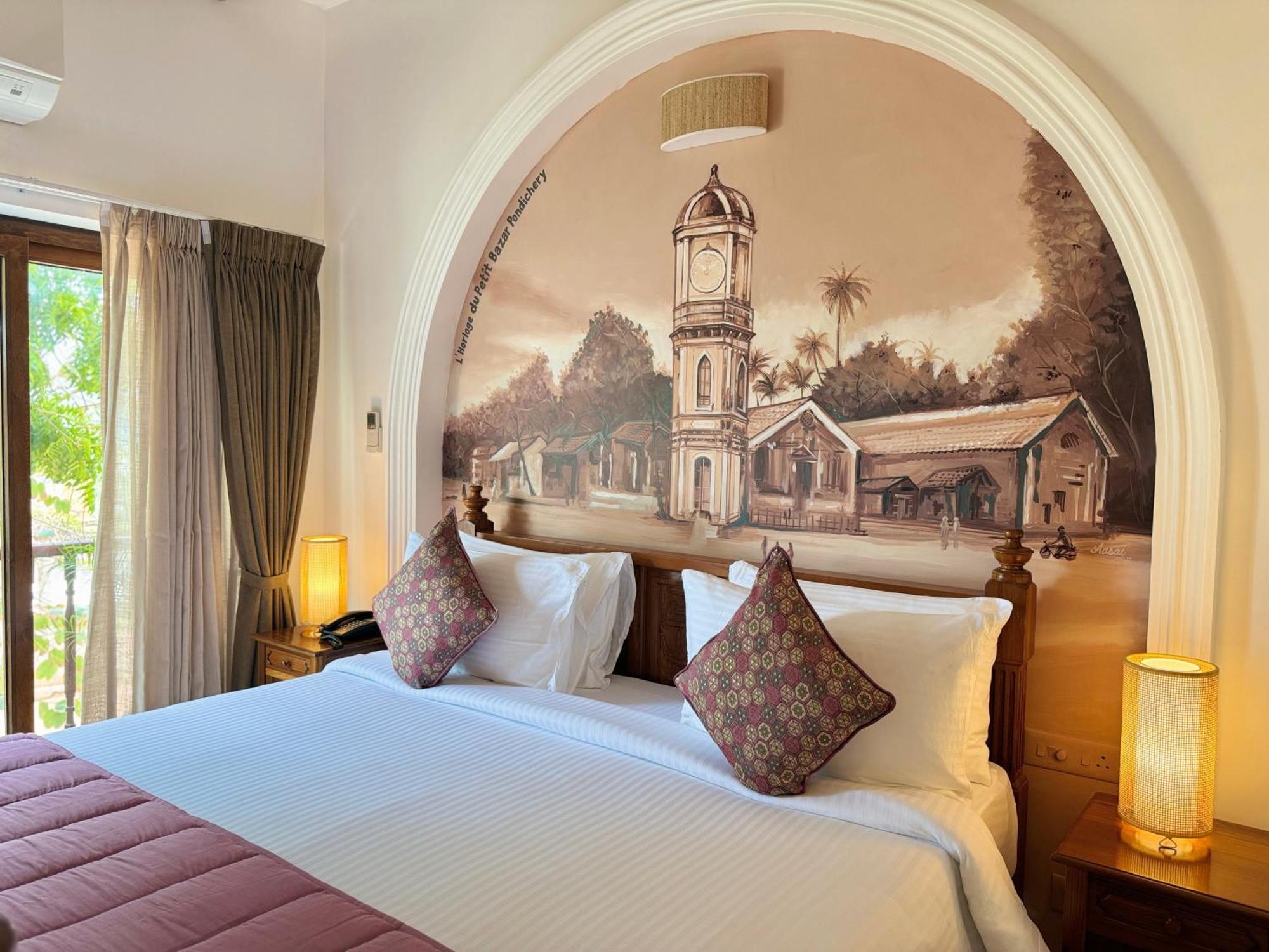 La Plage Seaview Suites Pondicherry Exterior foto